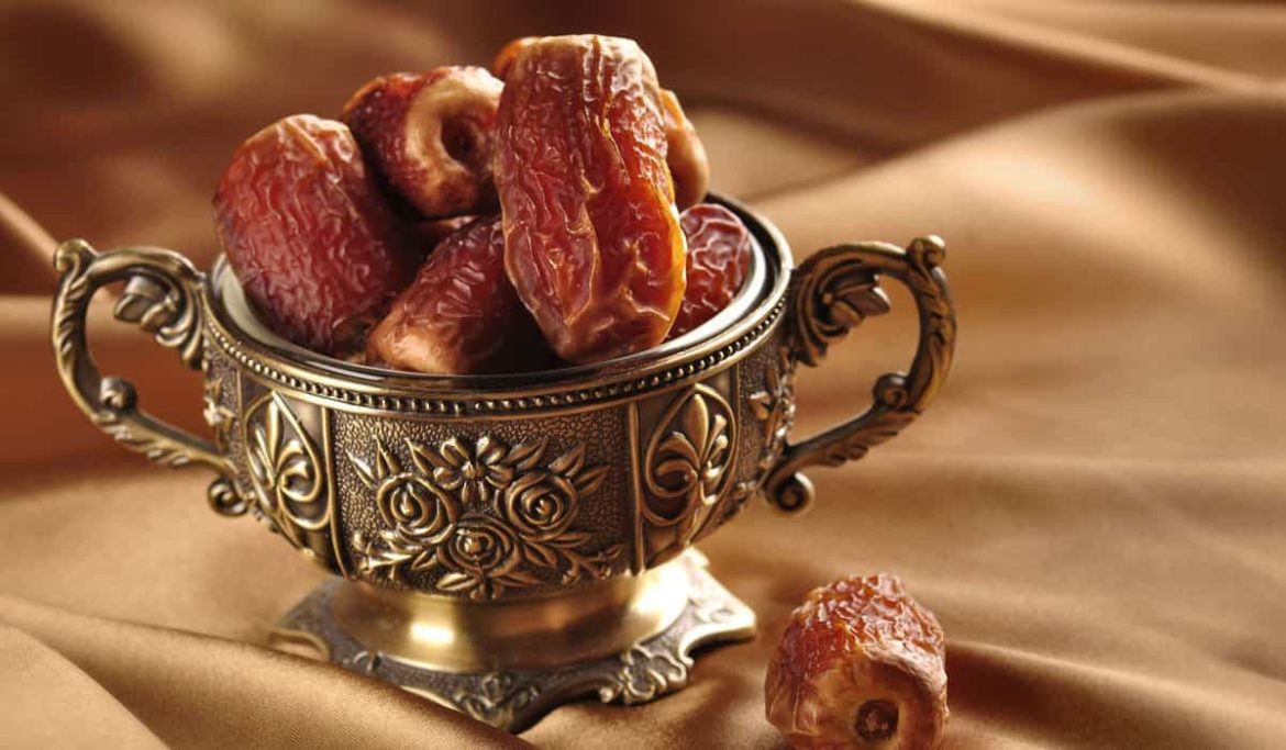 Buy all kinds of iranian date at the best price