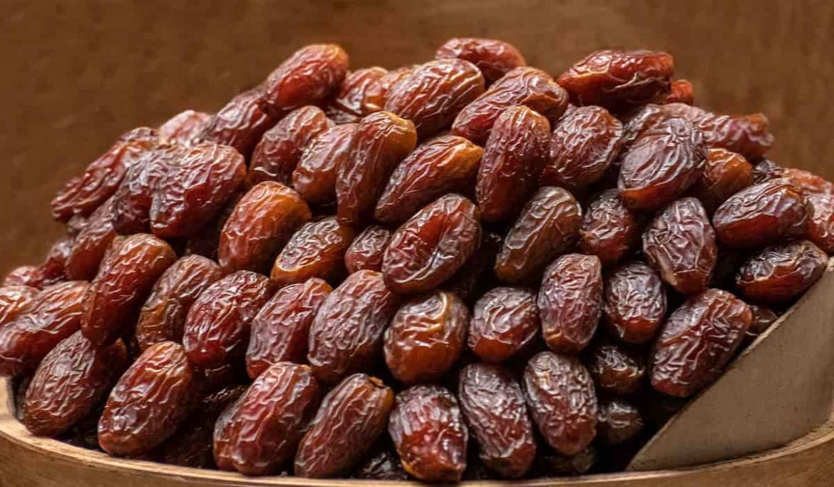 are pitted dates good for constipation