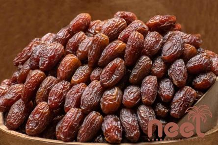 The price of bulk purchase of piarom dates fruit is cheap and reasonable